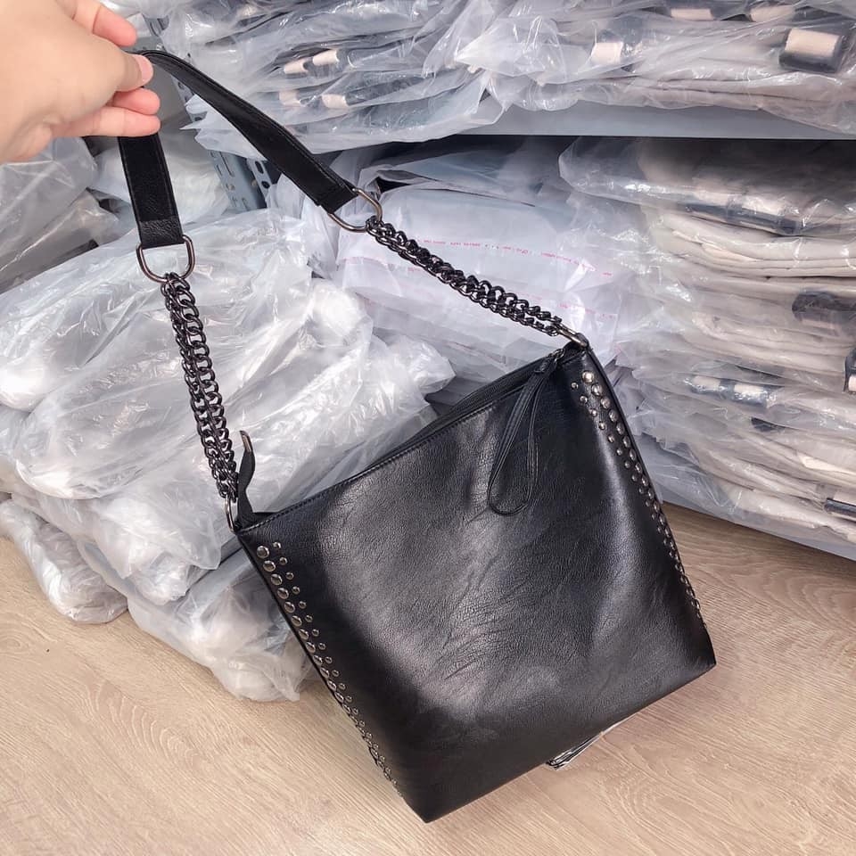 Túi đinh màu đen